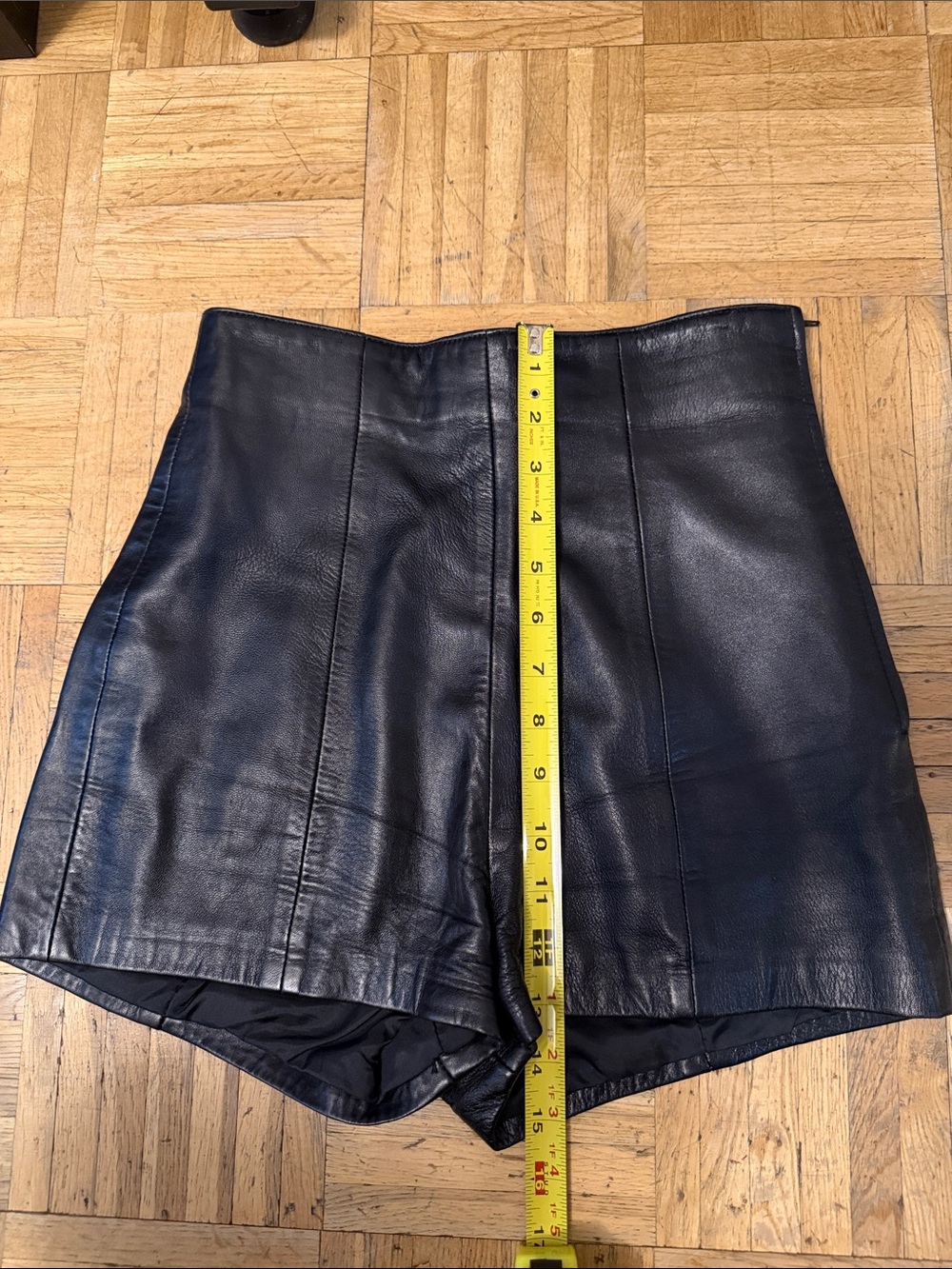 Vintage Black 100% Leather High-Rise Women's Shorts - Picture 5 of 5